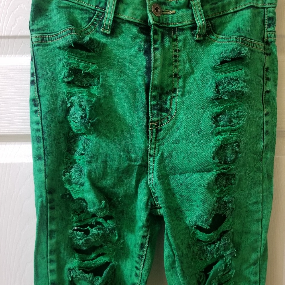 Vintage look Green denim distressed jeans